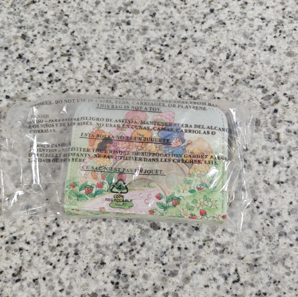 NEW Strawberry Shortcake Characters Mini Zipper Wallet - Picture 2 of 9